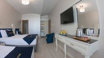 Premium bedding, minibar, desk, iron/ironing board