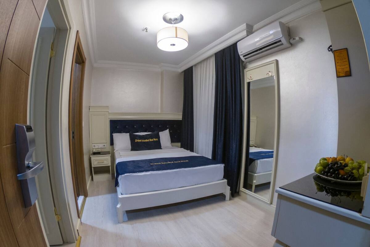 Premium bedding, minibar, desk, iron/ironing board