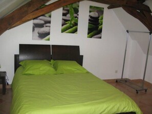 3 soverom, strykejern/-brett, reiseseng for barn og wi-fi