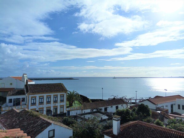 View from property - Janelas da Praia, Apartment by the beach. (Praia da Vitória)