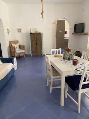 Dining - Apartment 20 meters from the sea (Tancau sul mare)