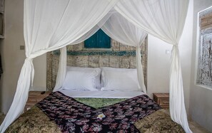 Standard Double Room | Minibar, in-room safe, desk, WiFi (free) - Captain Coconuts Gili Air (Gili Air)