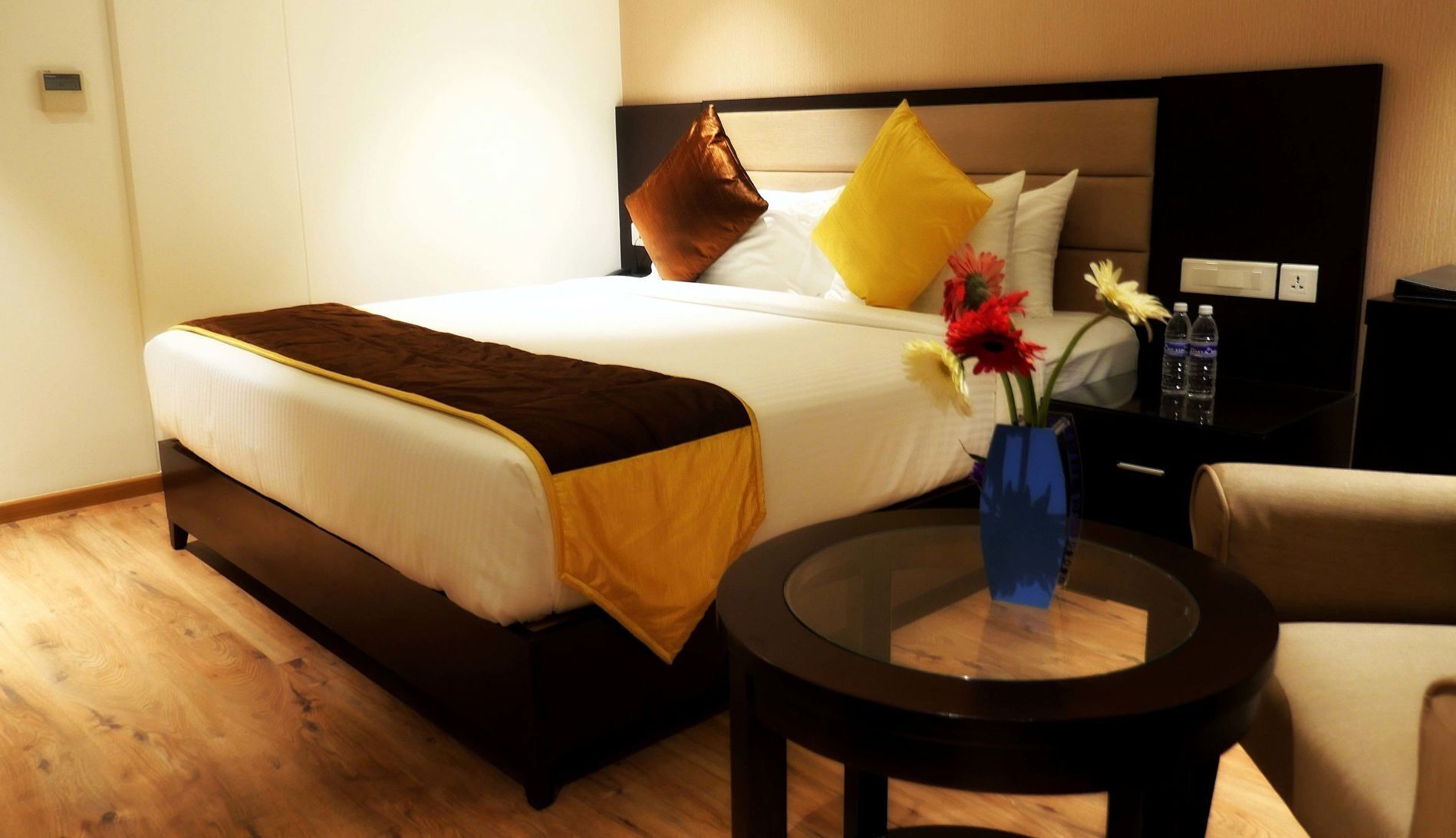 Egyptian cotton sheets, premium bedding, down duvets, pillow-top beds