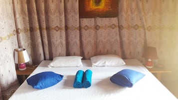 Deluxe Cottage, 1 Bedroom, Ocean View | 1 bedroom, in-room safe, iron/ironing board, free WiFi