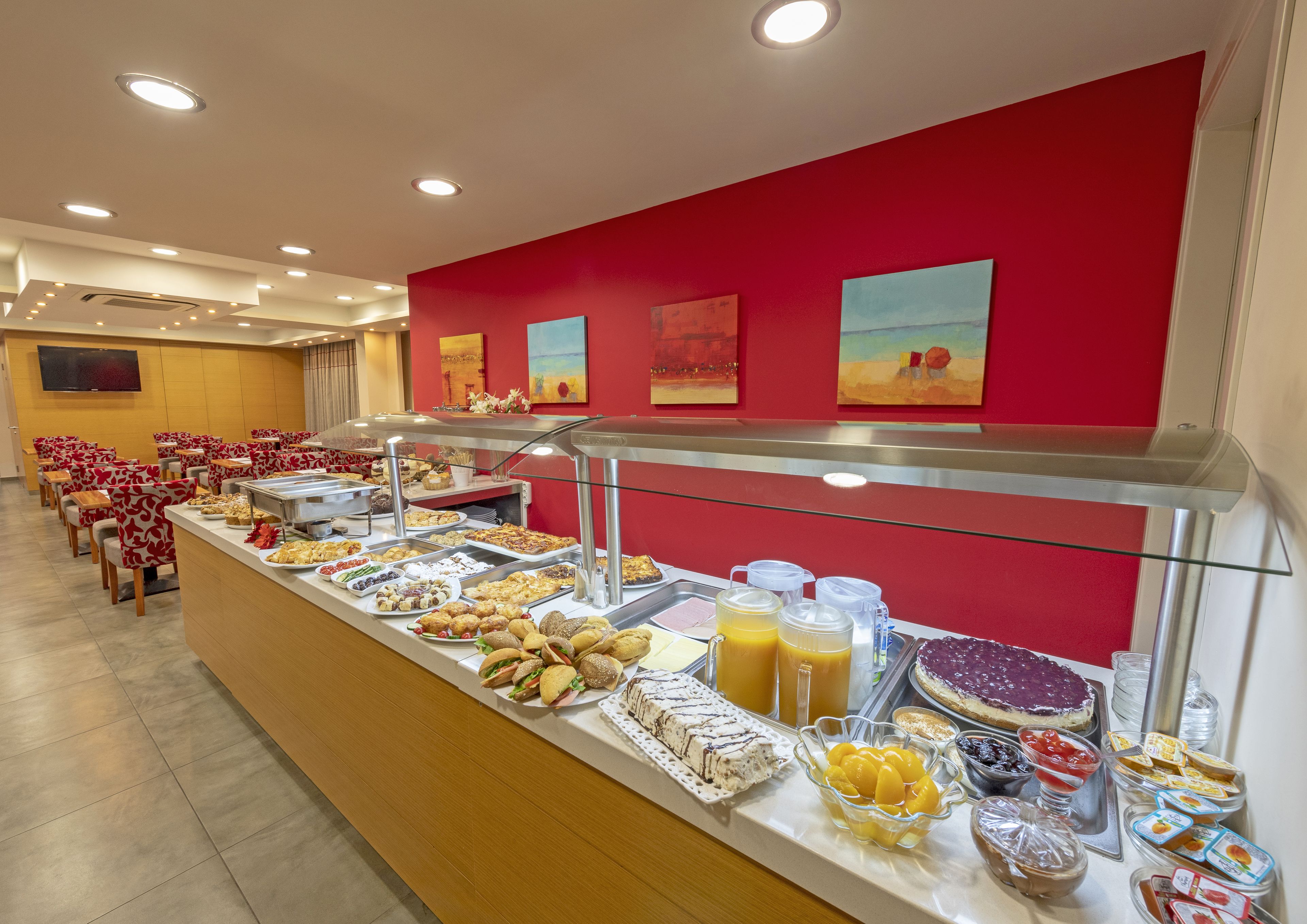 Petit déjeuner buffet (8 EUR par personne)