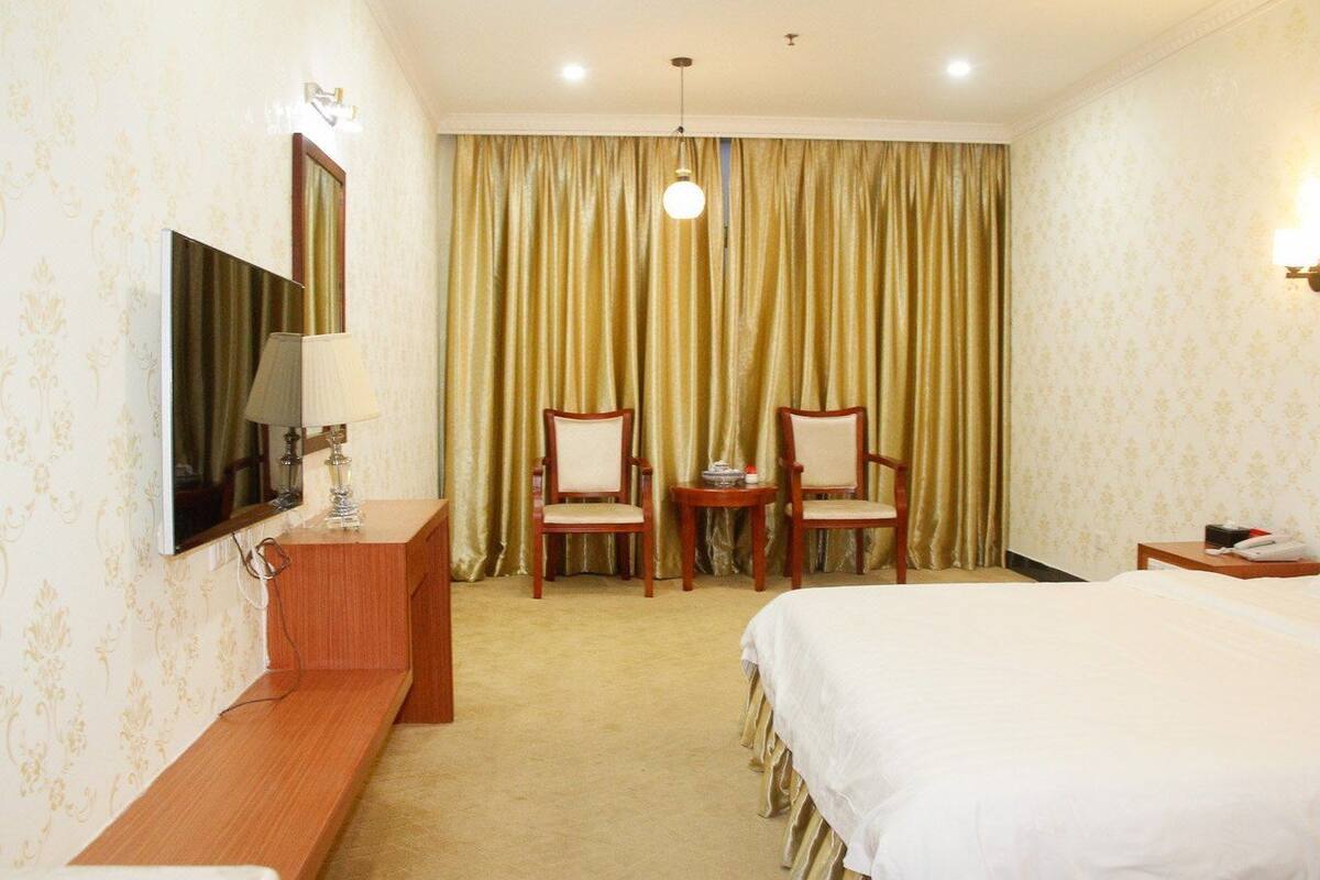 Phòng Deluxe | Bàn, màn/rèm cản sáng, truy cập Internet không dây miễn phí 