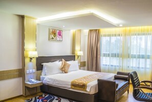 Deluxe Suite | In-room safe, desk, soundproofing, iron/ironing board - The Ole-Ken Hotel (Nakuru)