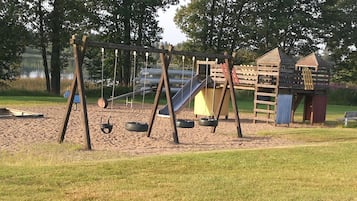 Children’s play area – outdoor
