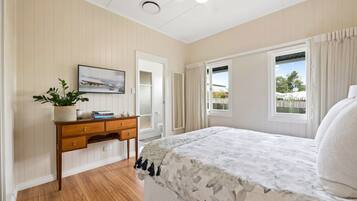 3 Bedroom Cottage | 3 bedrooms, premium bedding, individually decorated