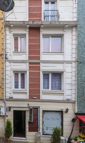 Front of property - Taksim City Suites (Istanbul)