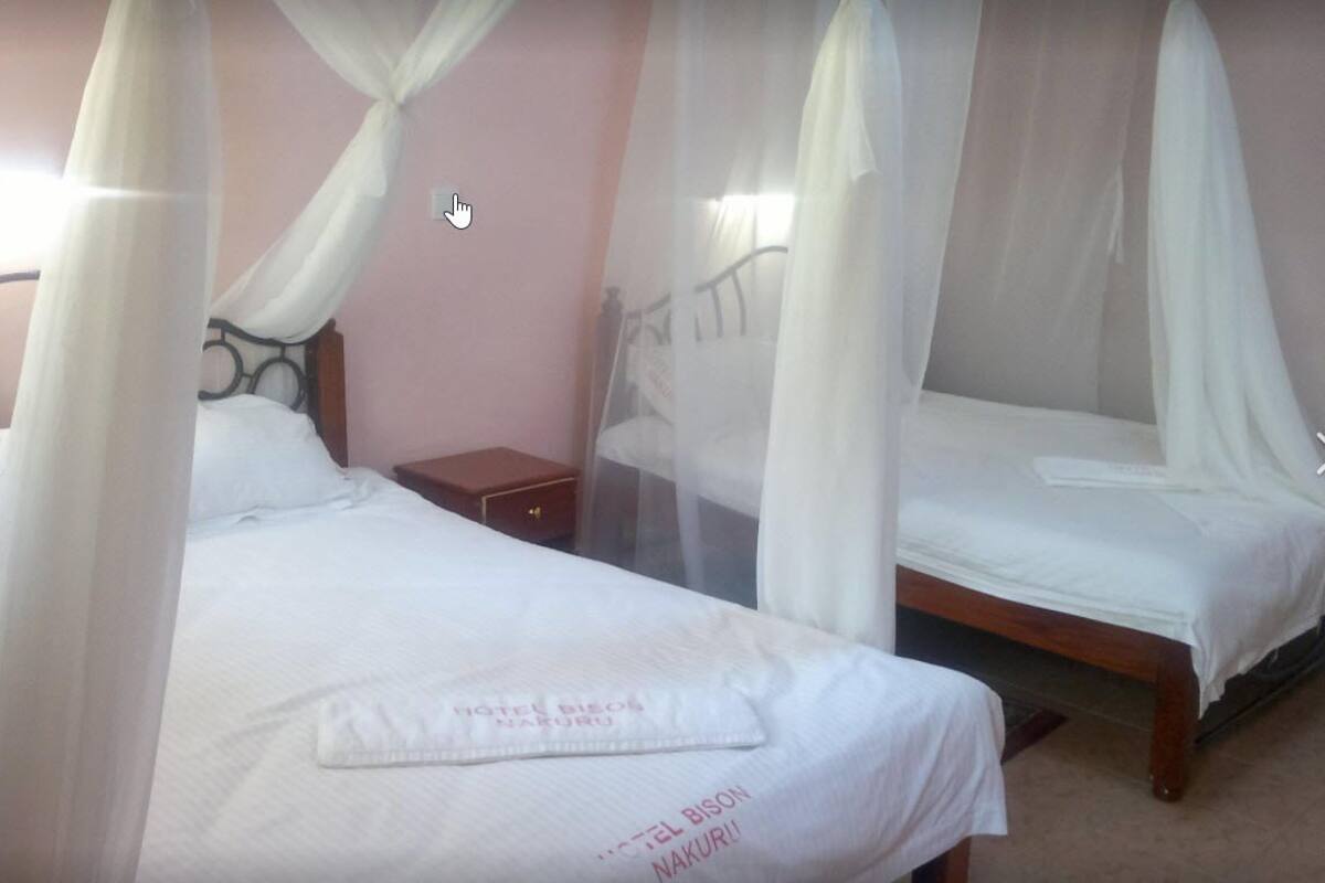 Desk, free WiFi, bed sheets
