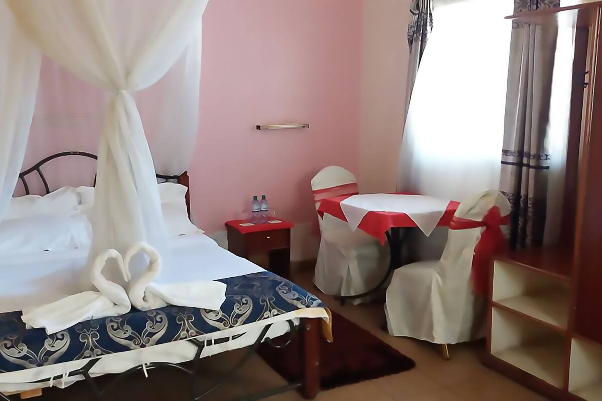 Desk, free WiFi, bed sheets