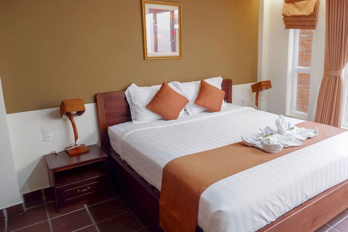 Phòng Tiêu chuẩn | Minibar, bàn, giường gấp/giường phụ (phụ phí) 