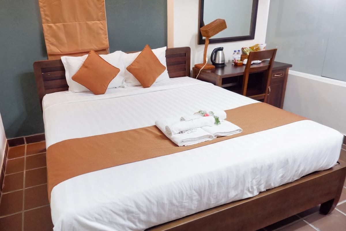 Phòng Tiêu chuẩn, không cửa sổ | Minibar, bàn, giường gấp/giường phụ (phụ phí) 