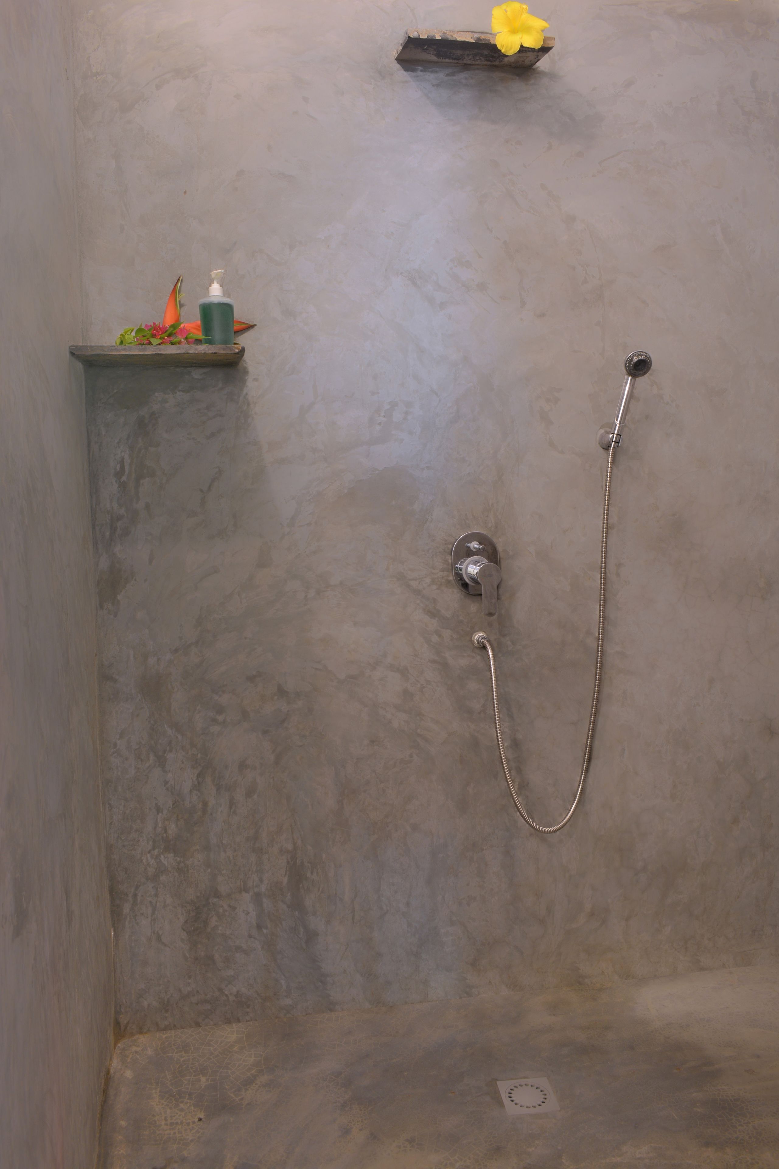 standard double room | bathroom shower