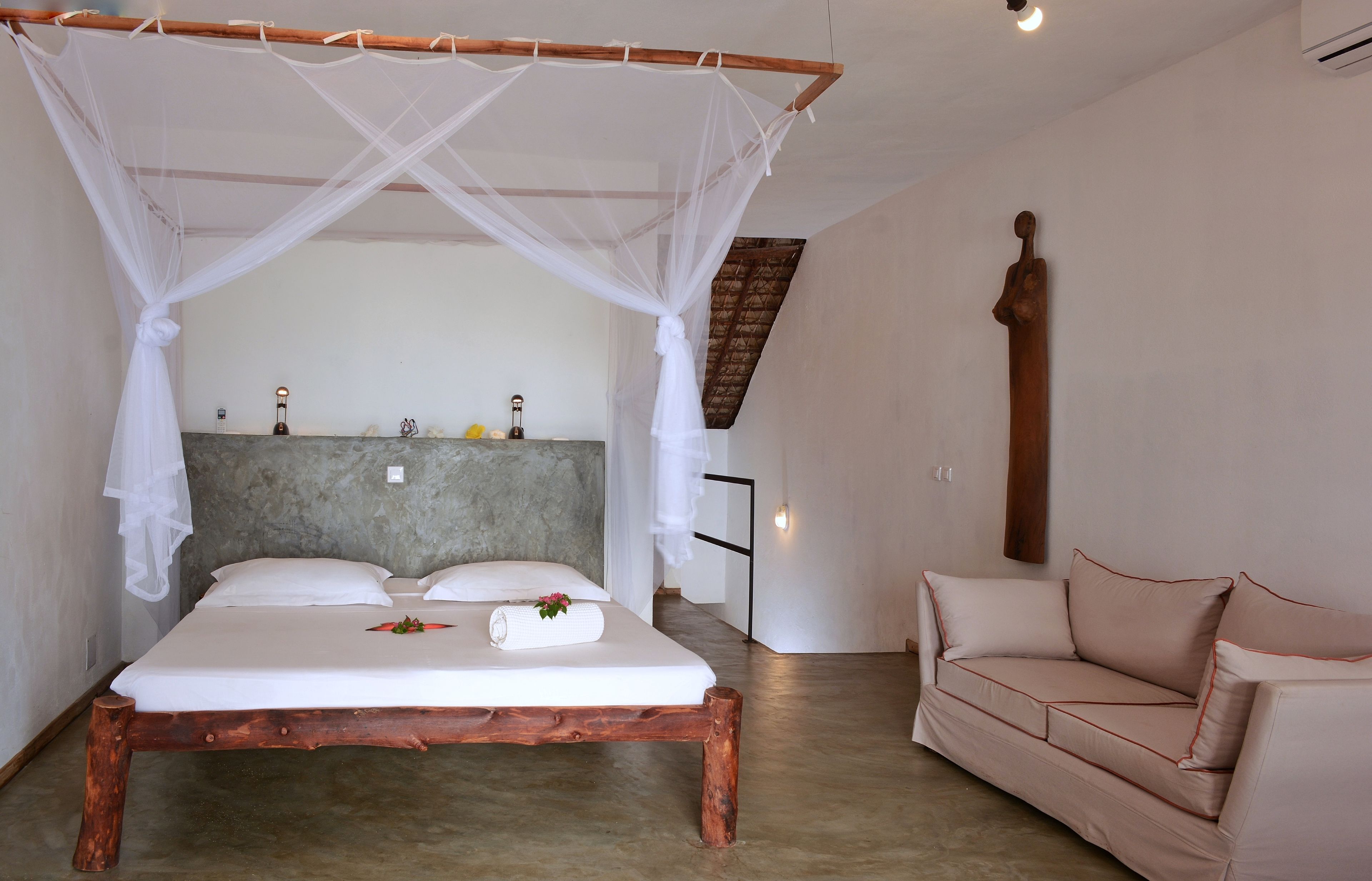 duplex | in-room safe, free wifi, bed sheets