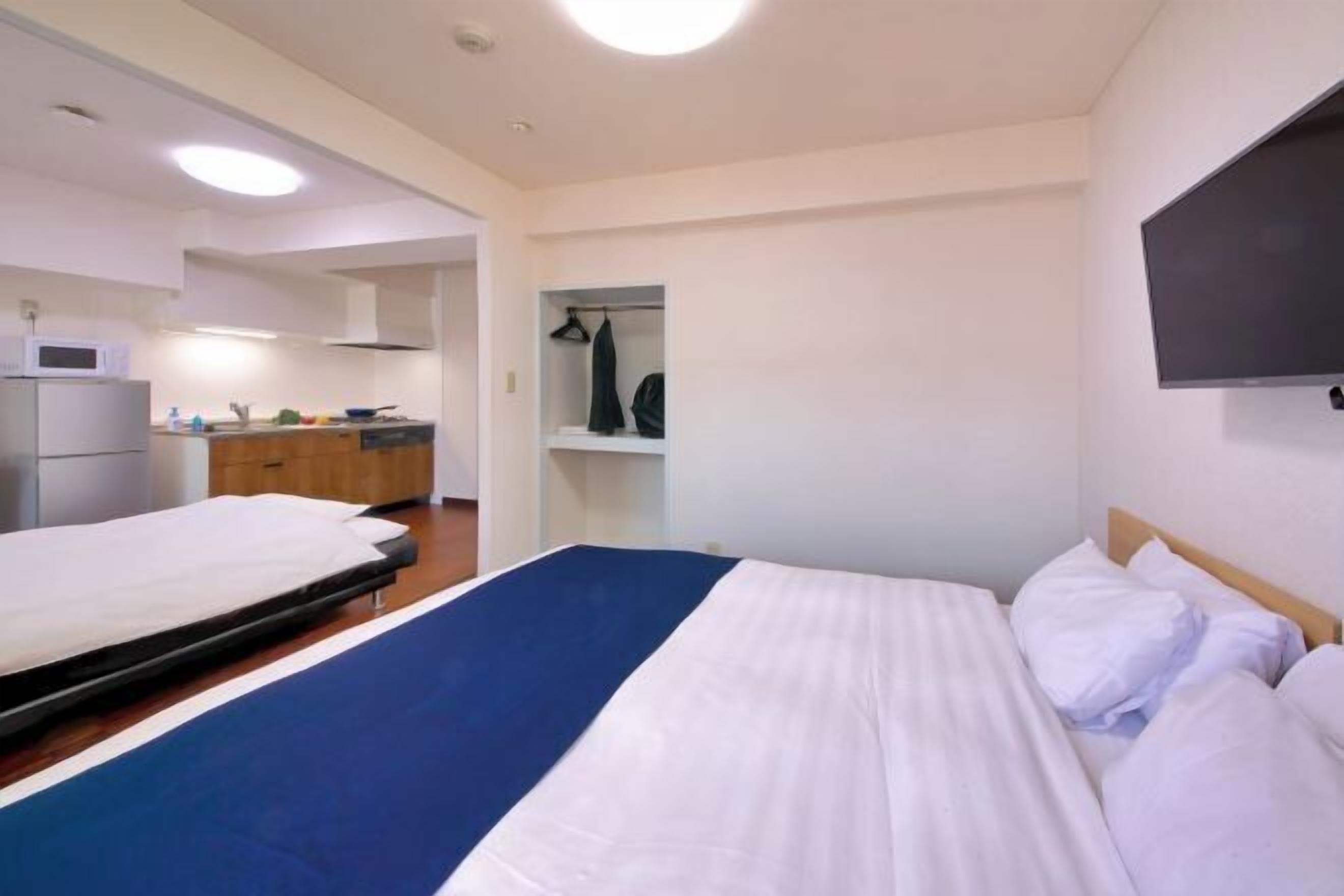 デスク、ノートパソコン用作業スペース、WiFi (無料)、ベッドシーツ