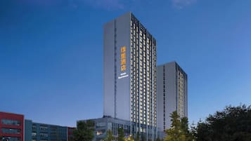 المنشأة من الخارج