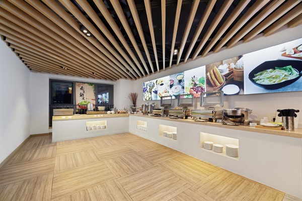 Breakfast, lunch and dinner served