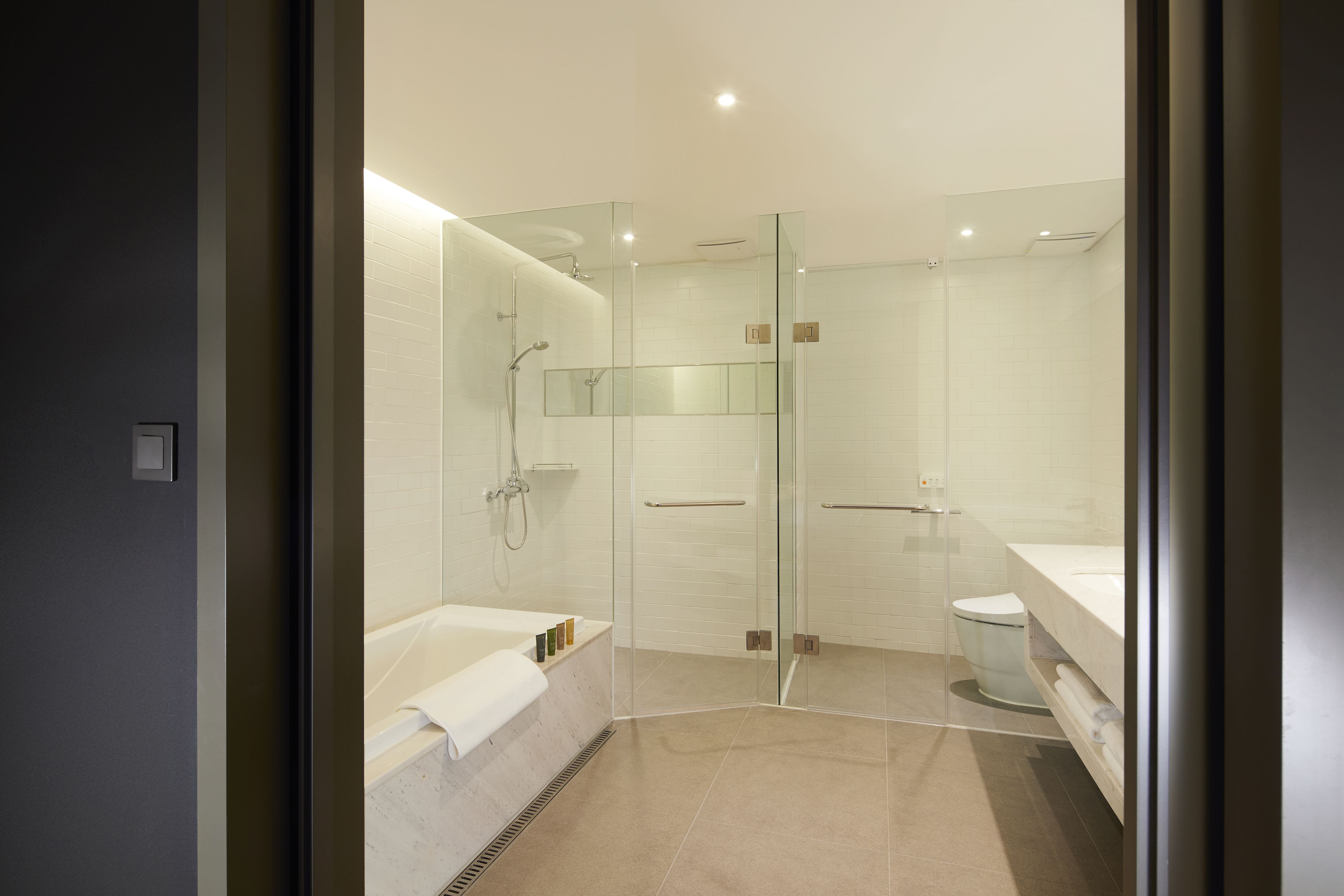 glad house | bathroom | hair dryer, bathrobes, slippers, bidet