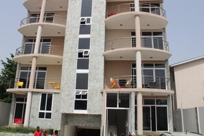 Mặt tiền nơi lưu trú