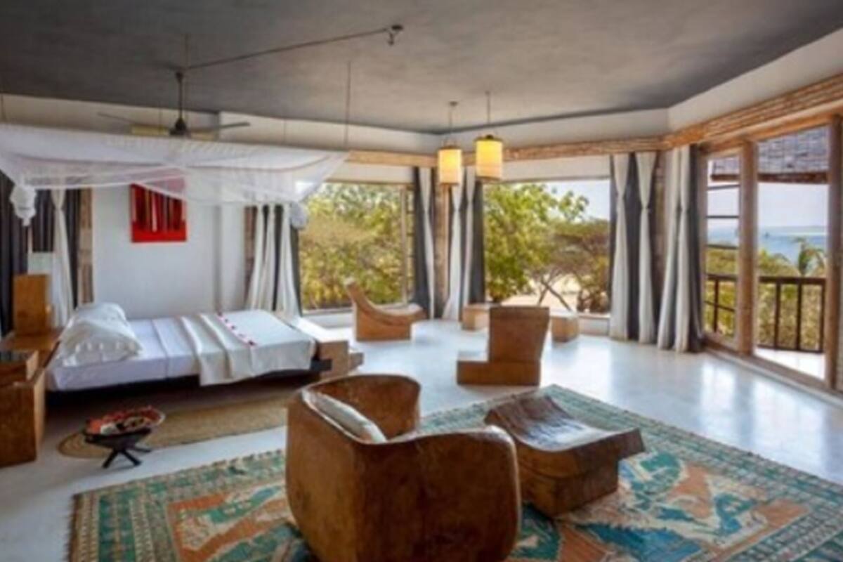 royal suite | 1 bedroom, premium bedding, minibar, in-room safe