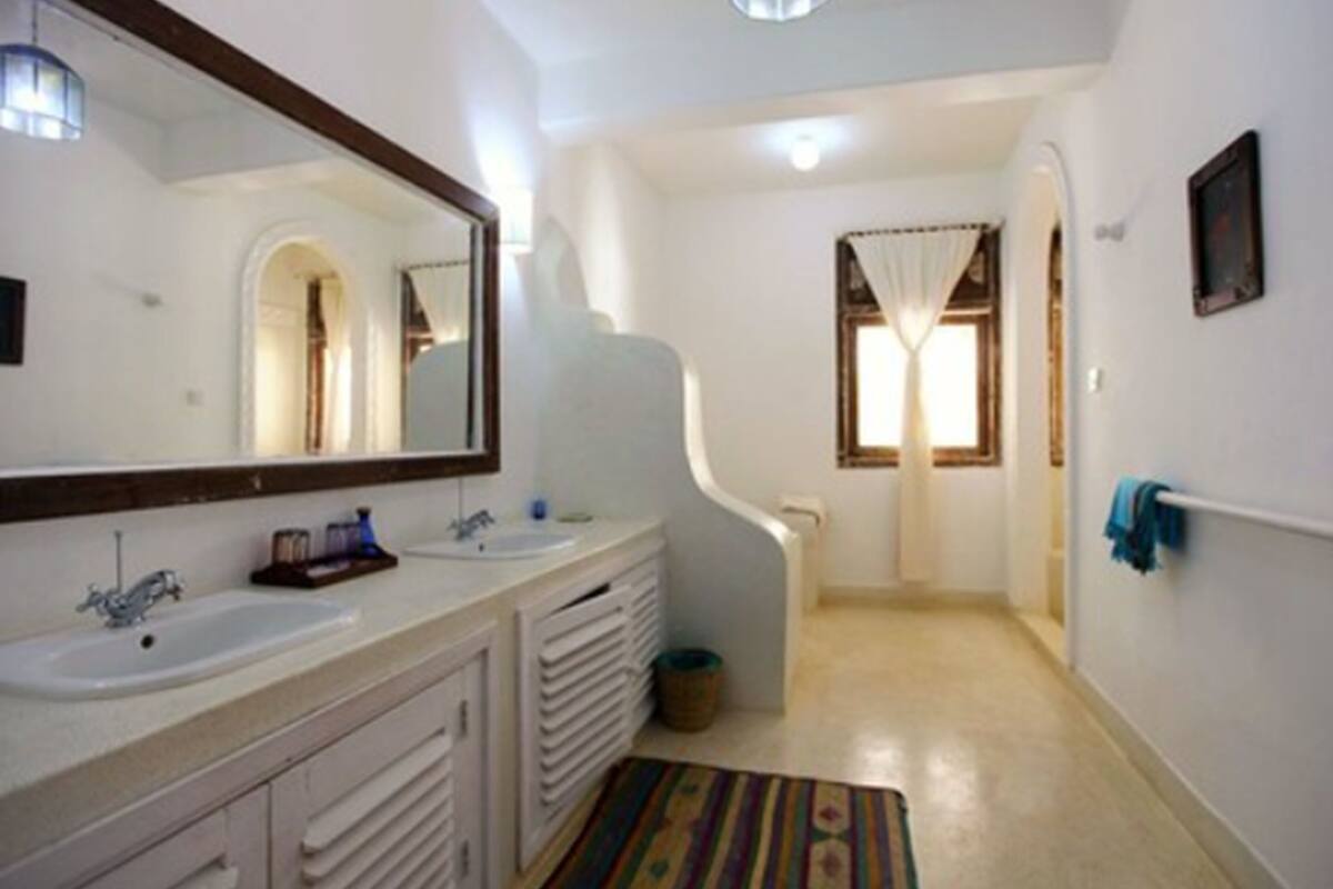 shower, free toiletries, hair dryer, bathrobes