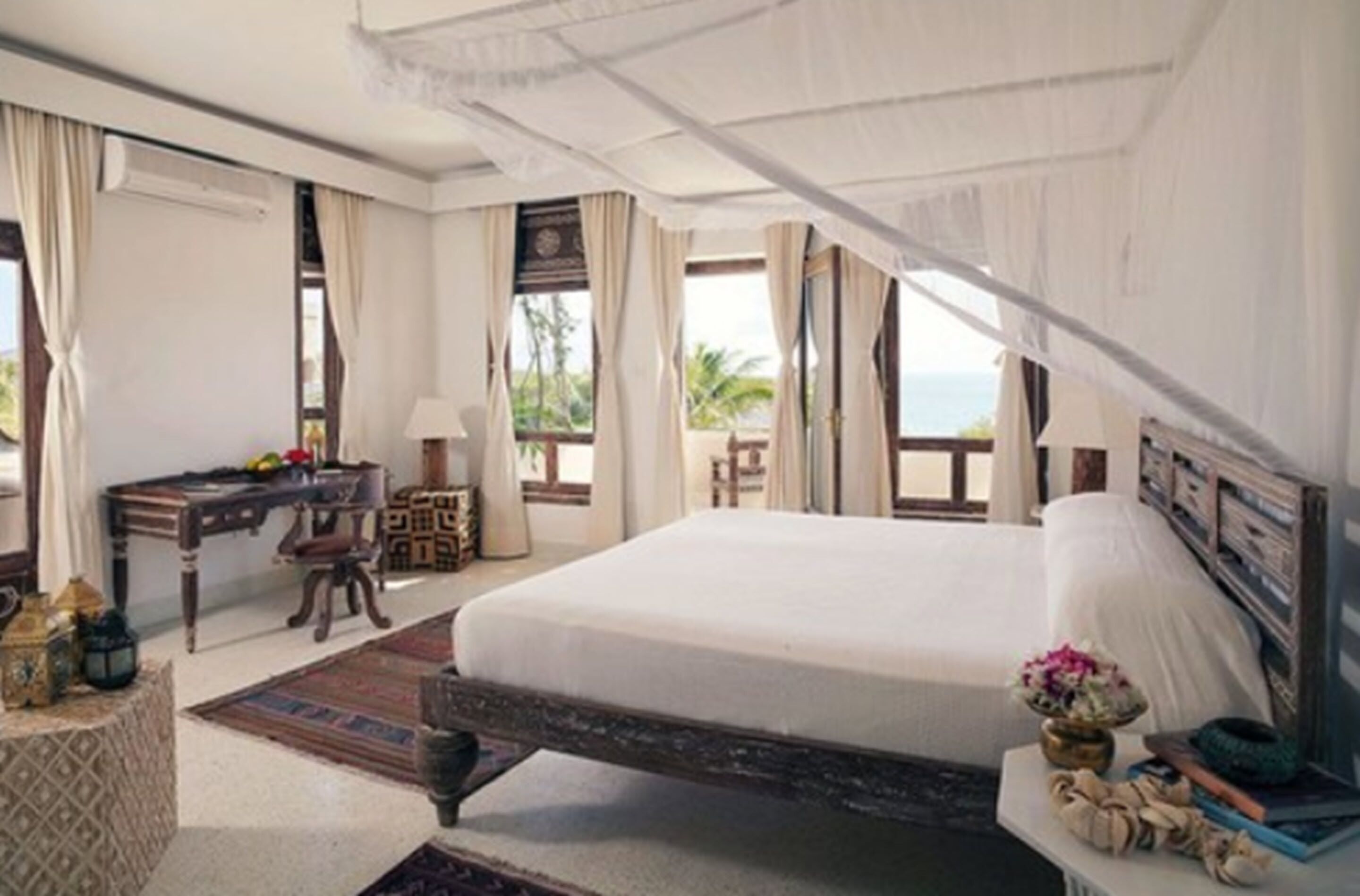 deluxe double or twin room, sea view | 1 bedroom, premium bedding, minibar, in-room safe