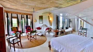 Royal Suite | 1 bedroom, premium bedding, minibar, in-room safe