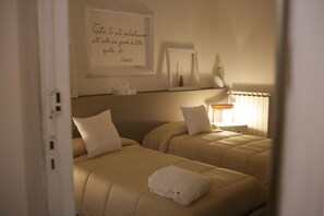 Superior Triple Room | Free minibar items, desk, rollaway beds, free WiFi - Le Dimore degli Artisti (Venosa)