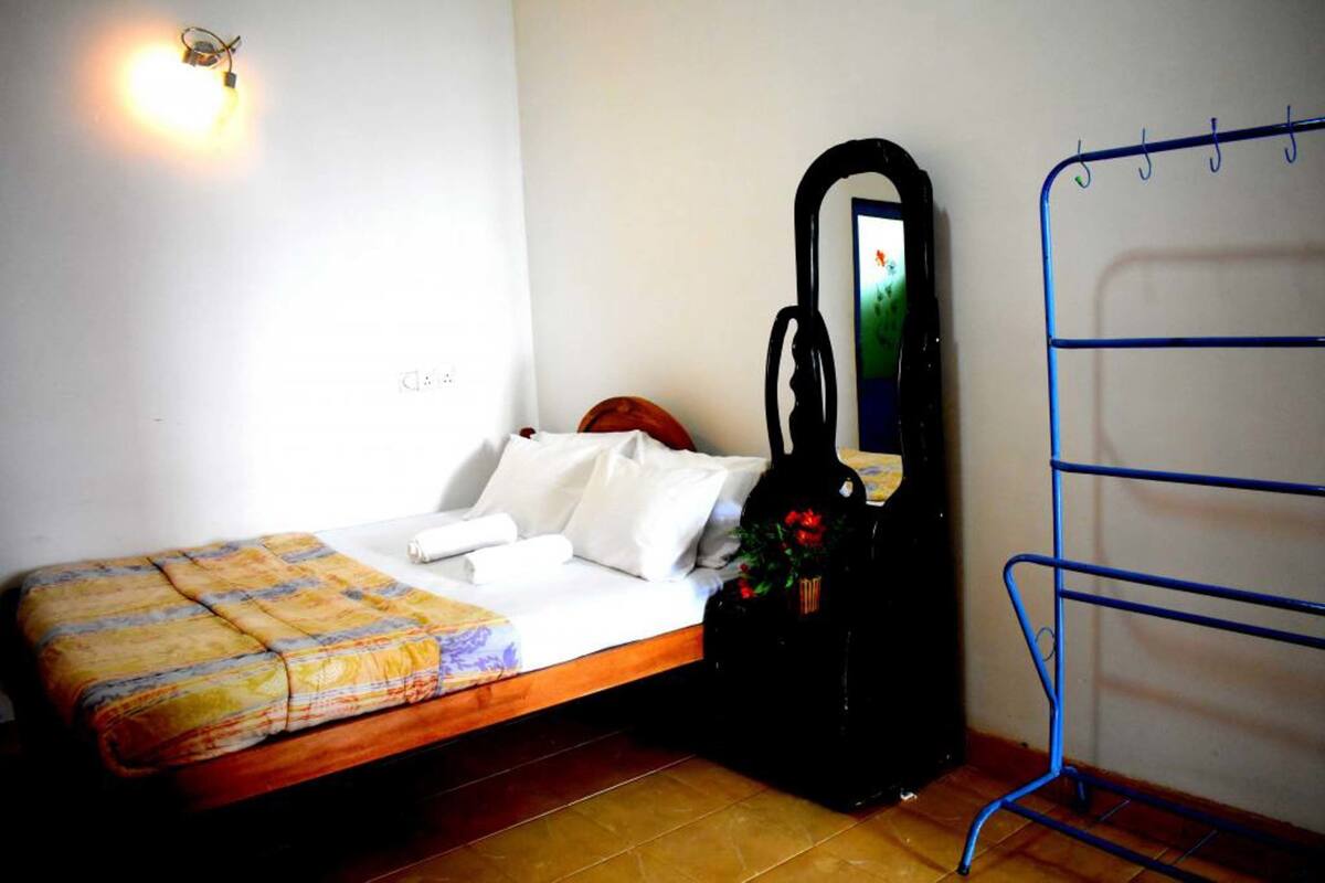 Desk, free WiFi, bed sheets