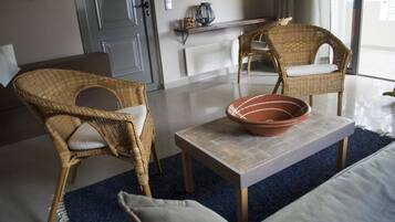 House | Living room | TV, fireplace