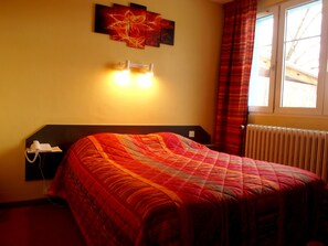 Kamar Double Standar | Meja kerja dan Wi-Fi gratis