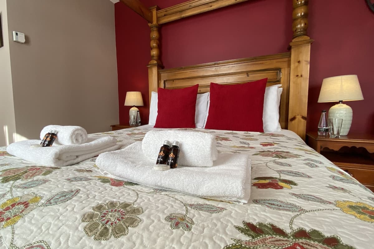 Deluxe Double Room, Ensuite (Four Poster)