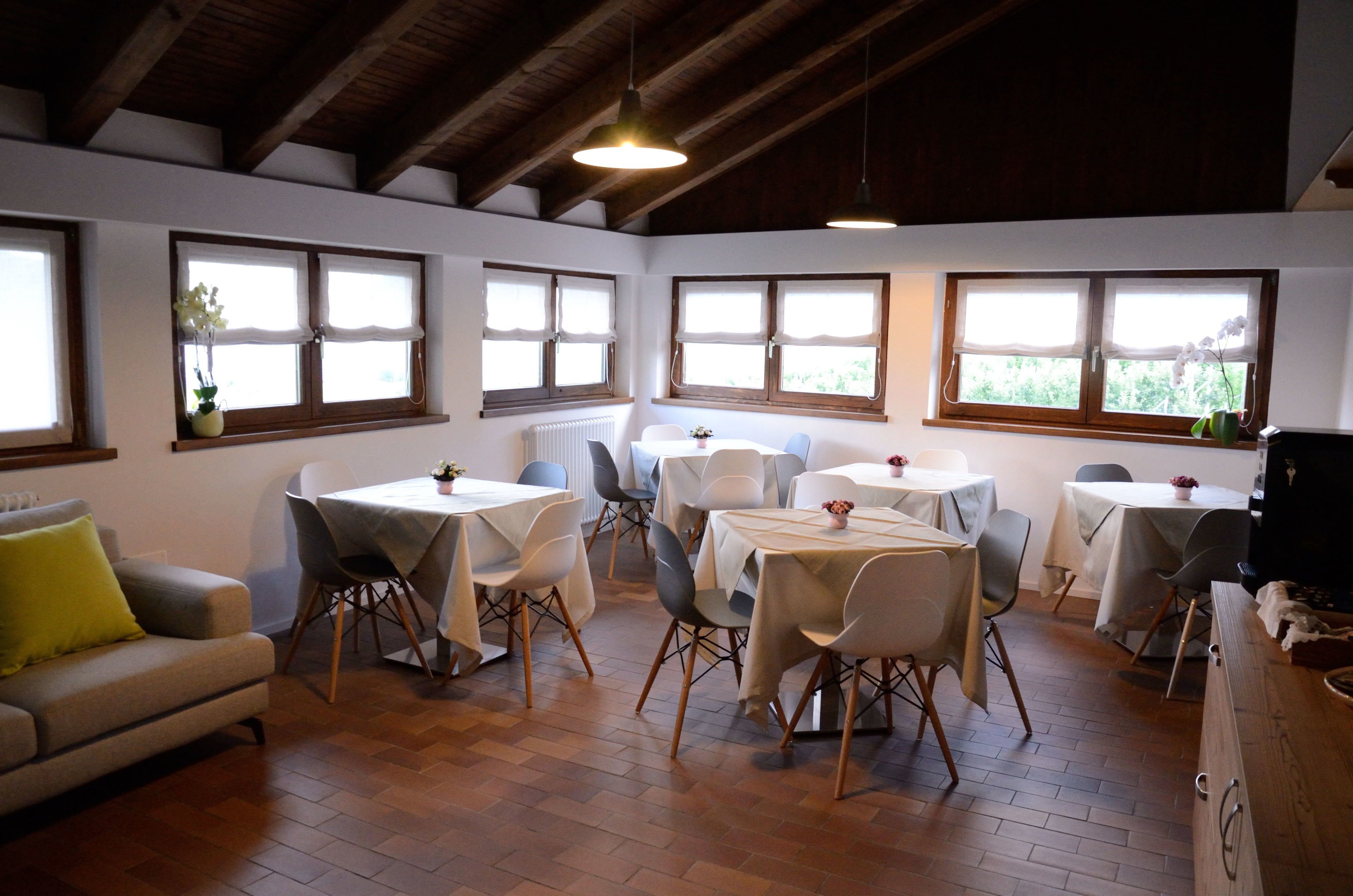 包含每日自助早餐