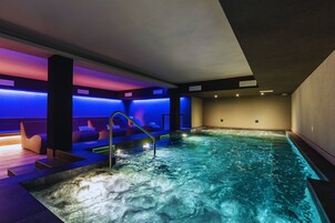 Bañera de hidromasaje interior