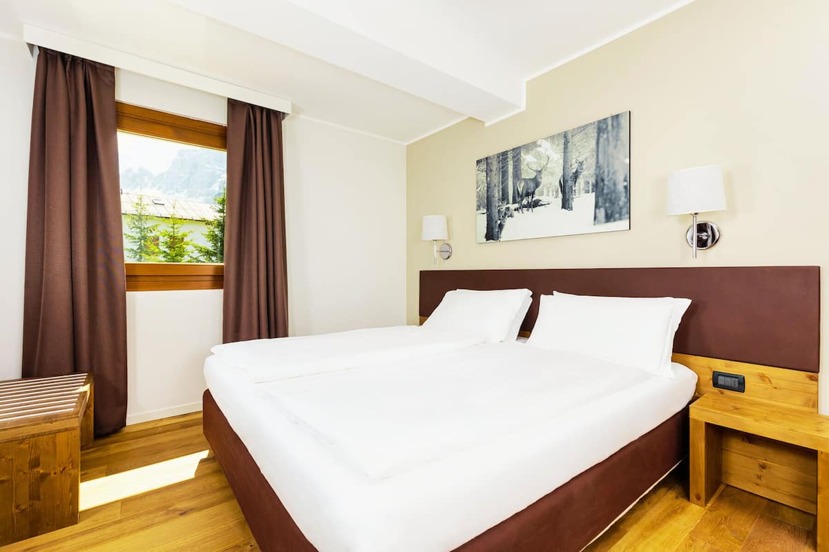Comfort Double or Twin Room | Premium bedding, down comforters, memory foam beds, in-room safe