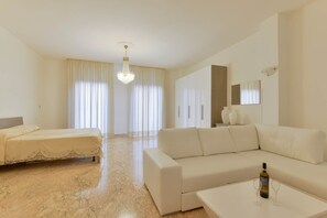 Suite | Living area