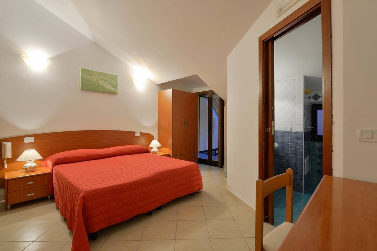 Quadruple Room | Premium bedding, minibar, in-room safe, desk