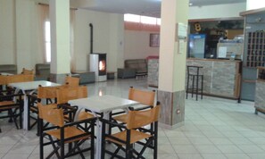 Free local cuisine breakfast