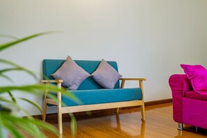 Standard Double Room | Living area