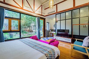 Standard Double Room | Courtyard view