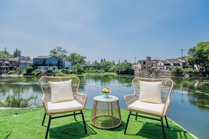 Loftsrom – signature, 2 soverom, terrasse, elveutsikt | Terrasse/patio