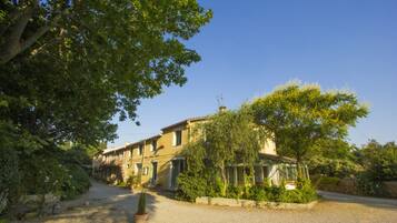 Bagian depan properti