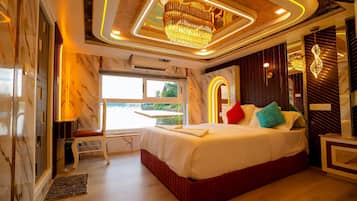 Egyptian cotton sheets, premium bedding, individually furnished