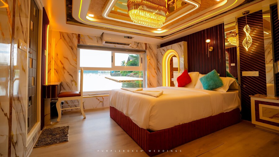 Beachparadise Daycruise houseboat