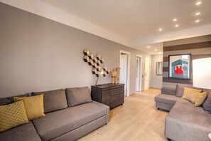 Apartment, 1 Bedroom | Living area | Flat-screen TV - Cinque Terre Stylish (La Spezia)