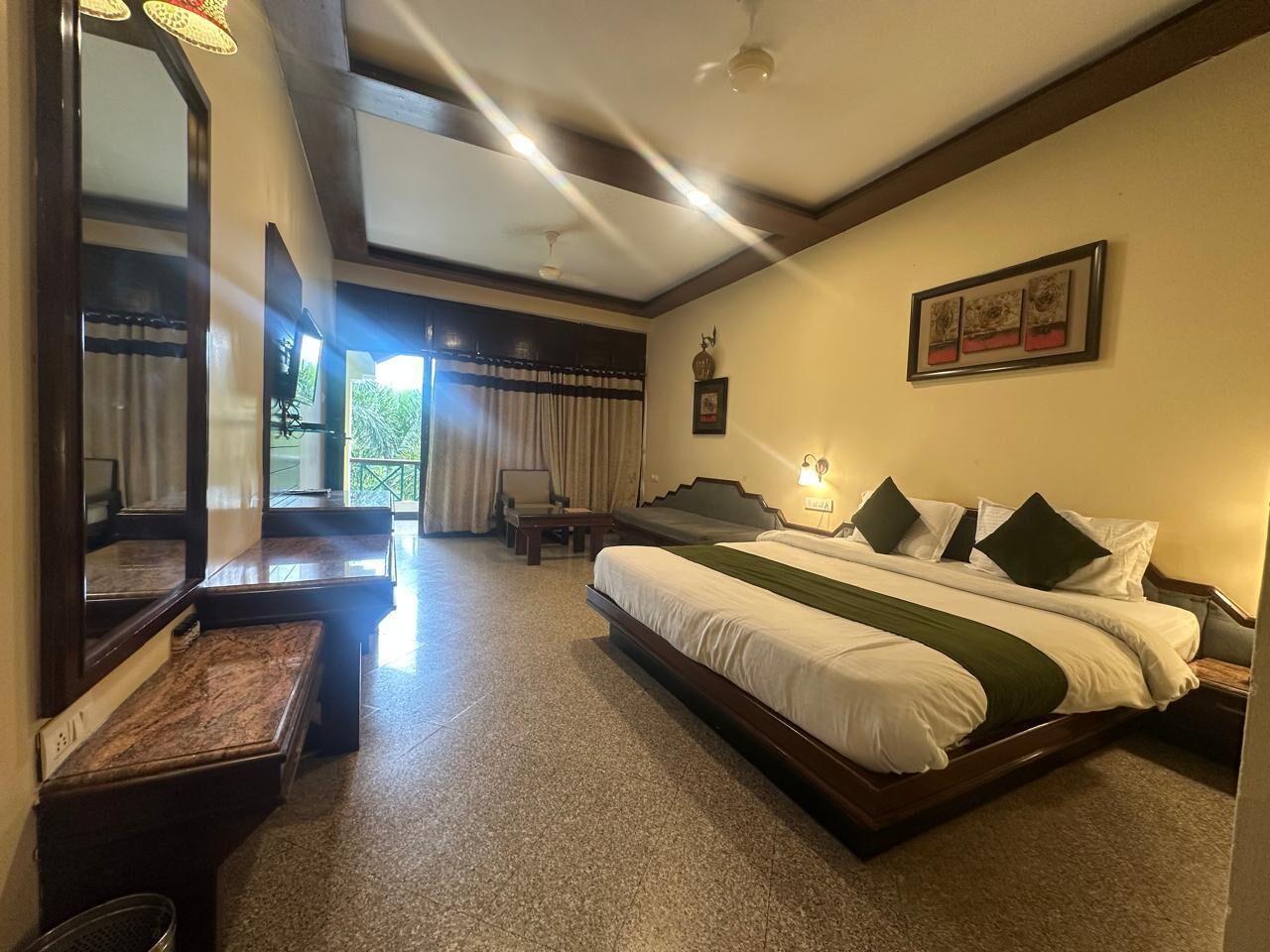 Premium bedding, desk, rollaway beds, free WiFi