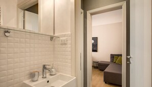 Apartment, 2 Bedrooms | Bathroom
