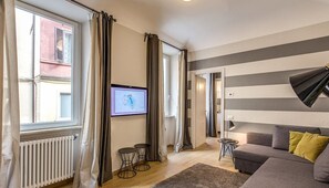 Apartment, 2 Bedrooms | Living room | Smart TV - Cinque Terre Decor (La Spezia)